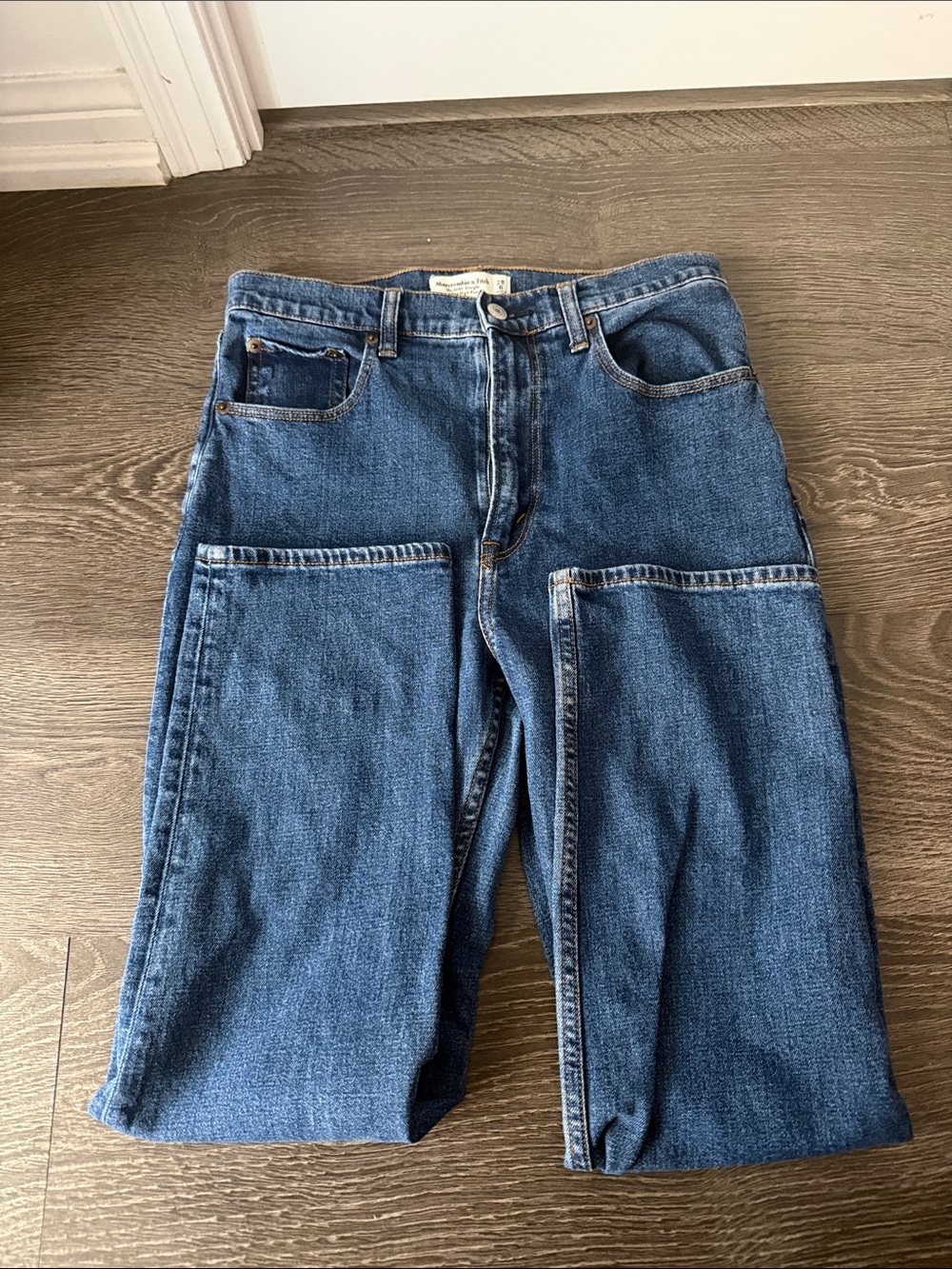 Abercrombie & Fitch Ultra High Rise Ankle Straight Jean